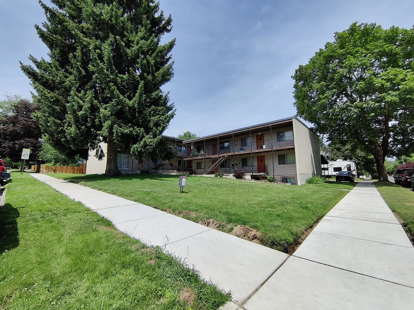 1023 & 1025 — Photo 3