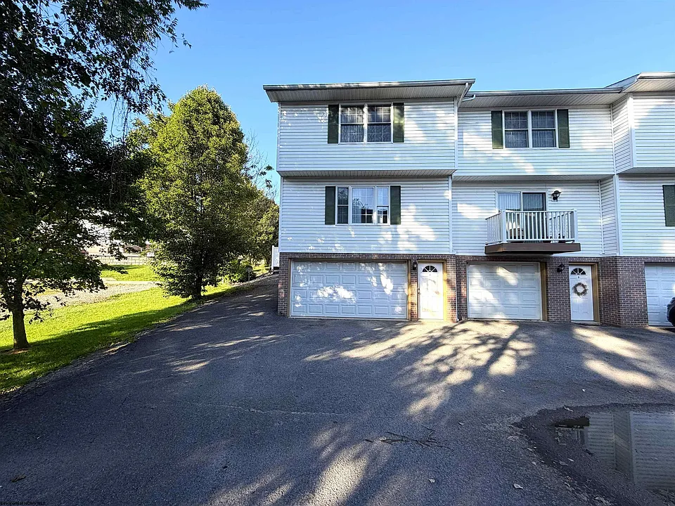 1329 Riddle Ave