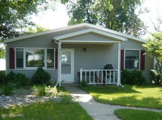 60551 Bert Rd, Colon, MI 49040
