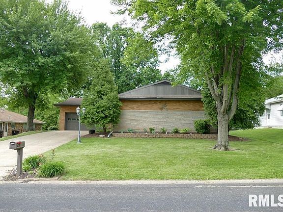 2nd image of 104 W Northridge Ln
