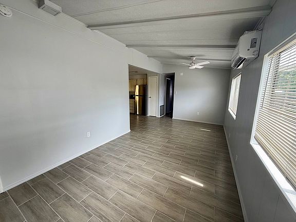 3rd image of 1003 52nd Ave W #A
