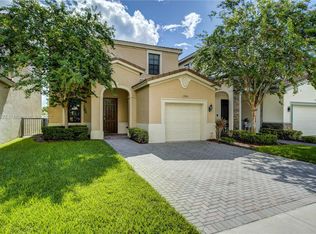 19313 NE 8th Ct, Miami, FL 33179