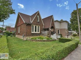 1011 Lena Ave, Windsor, ON N9C3K3