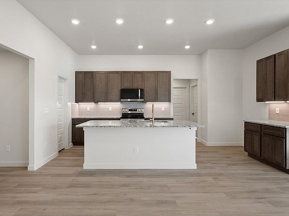 5th image of 13815 Fremont Ave