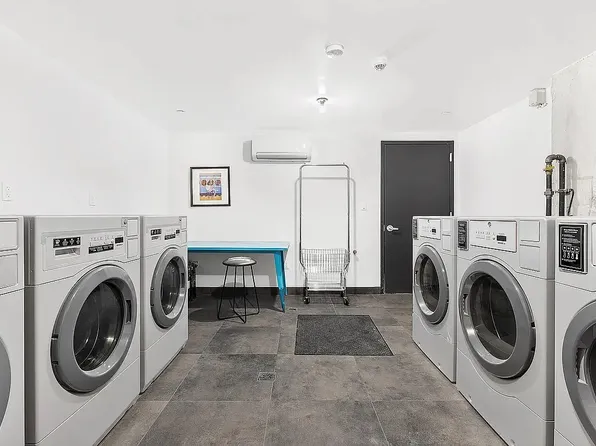 1661 Summerfield Street image 5 of 7