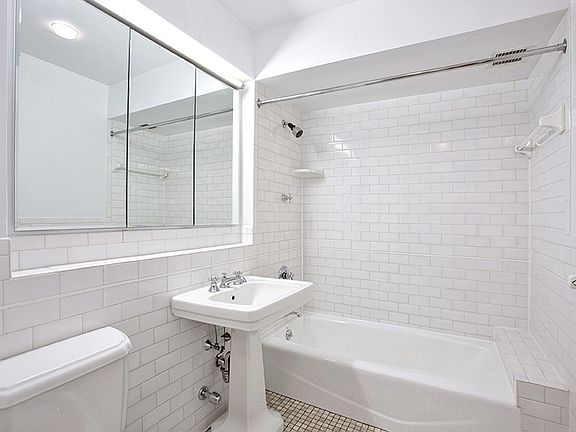 5th image of 244 E 86th St #565