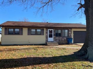 110 W Clarman Dr, Chaffee, MO 63740