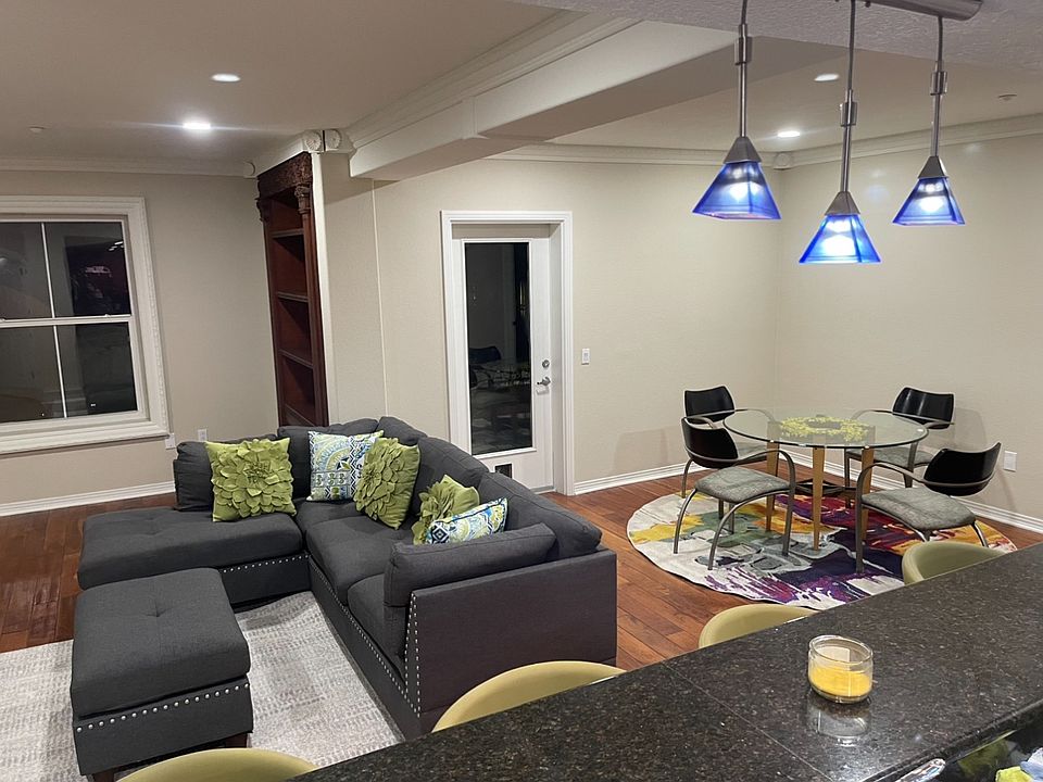 1st image of 301 W G St #3000