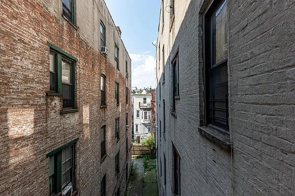 Rented by Brooklyn Group | media 18