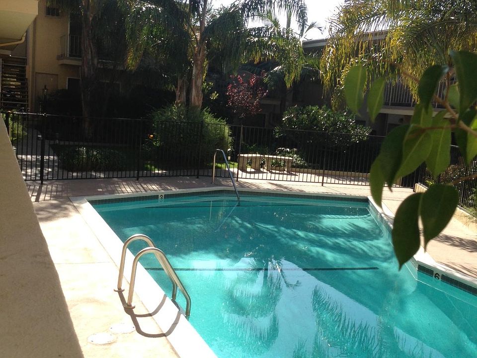1st image of 1280 S Barrington Ave APT 1