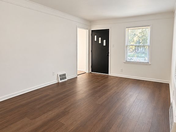 3rd image of 11509 Balfour Rd