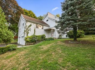 18 Jenny Jenks Rd, Norwalk, CT 06851