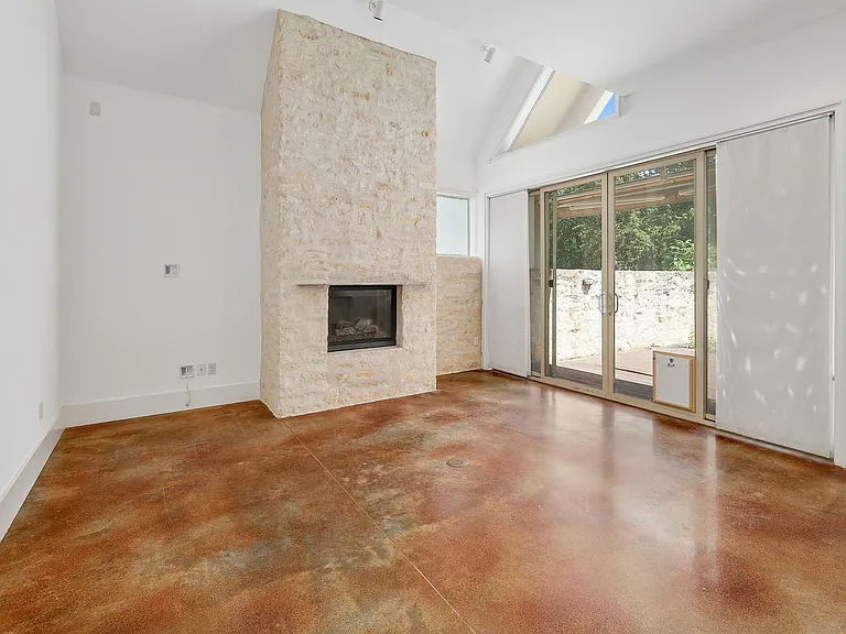 1601 Houston St #3 — Photo 6