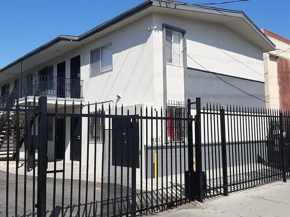8911 S Figueroa St #11A