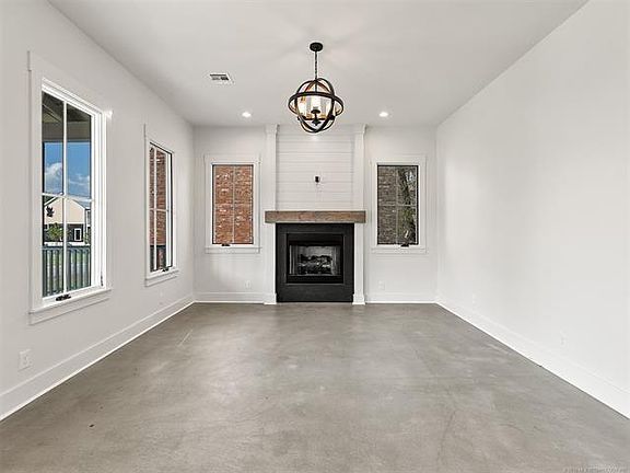 3rd image of 74 Lower Green Way