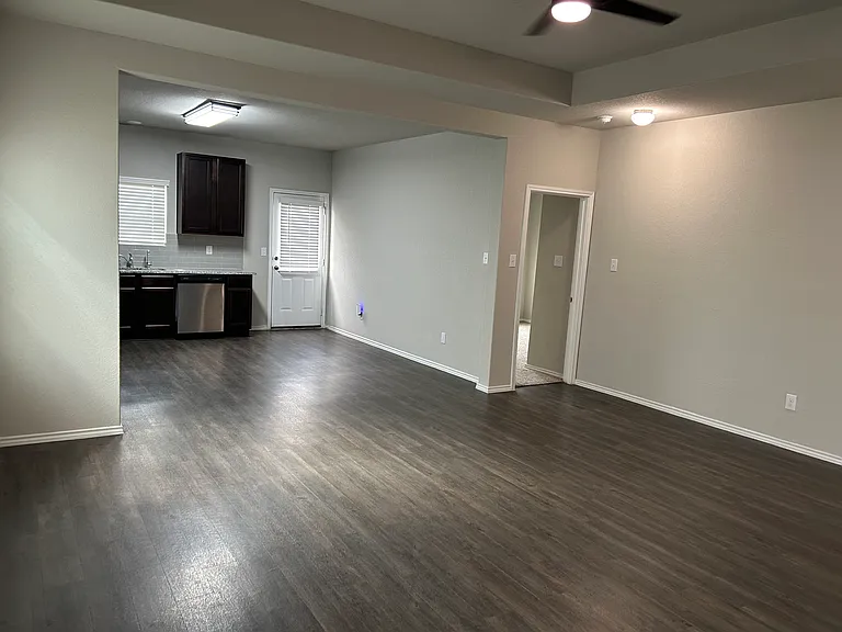 2435 Dry Moss Way — Photo 2