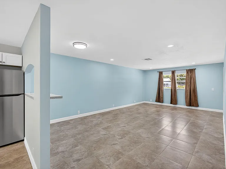 9484 Sun Ct — Photo 10