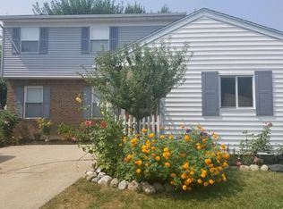 5698 Big Pine Dr, Ypsilanti, MI