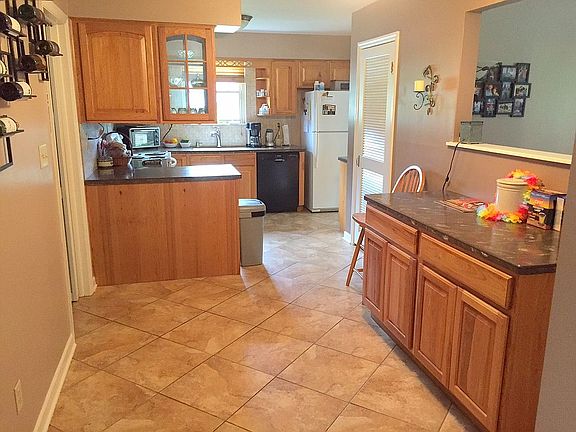 5th image of 801 Elwyn Pl