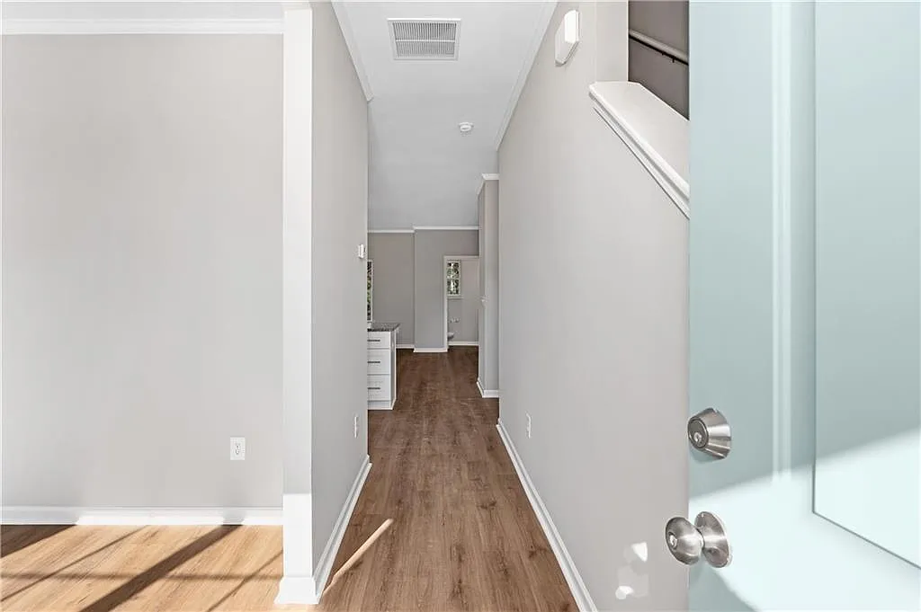 3 bed, 2.5 bath, 1492 sqft, $1,900 — Photo 2