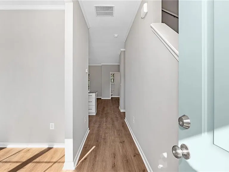 2840 Laurel Ridge Cir — Photo 2