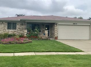 38516 Cottonwood Dr, Sterling Heights, MI