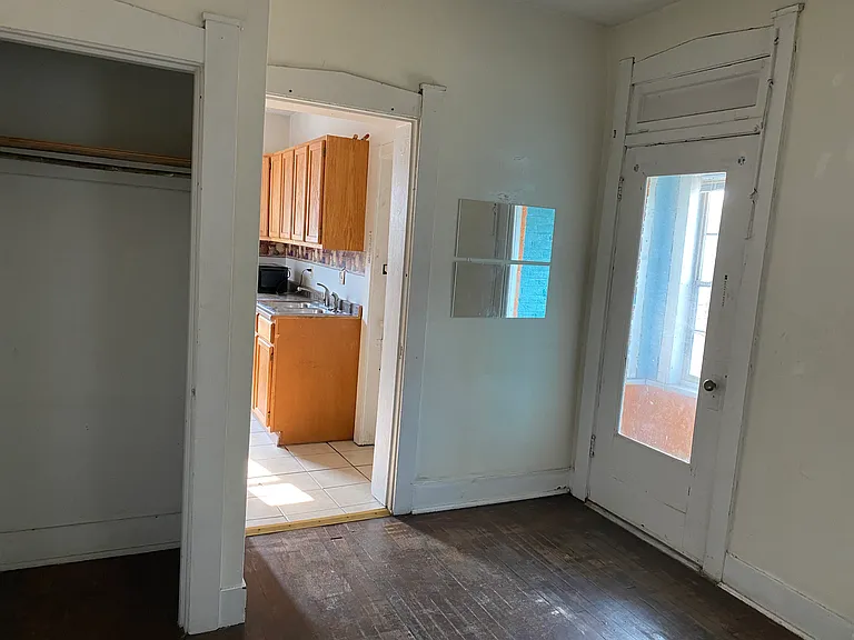 1711 Summit St #C — Photo 2