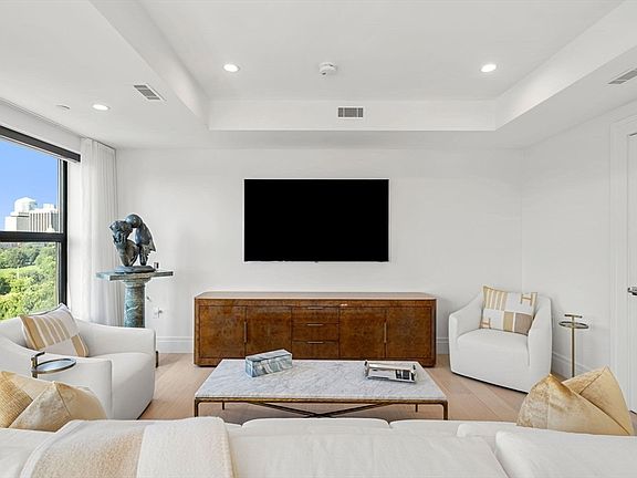 3rd image of 300 Boylston St #Penthouse 1201