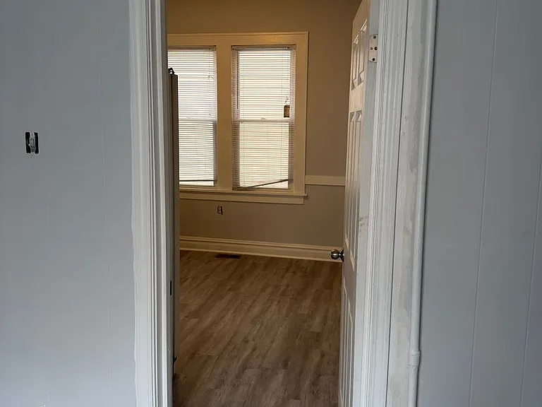 8531 S Burley Ave #1R — Photo 12