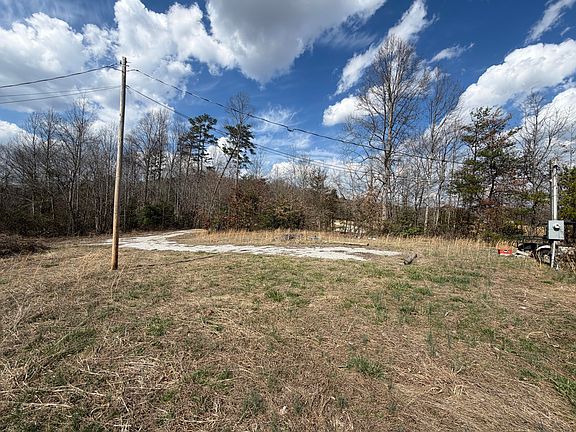 4th image of 1801 River Rd