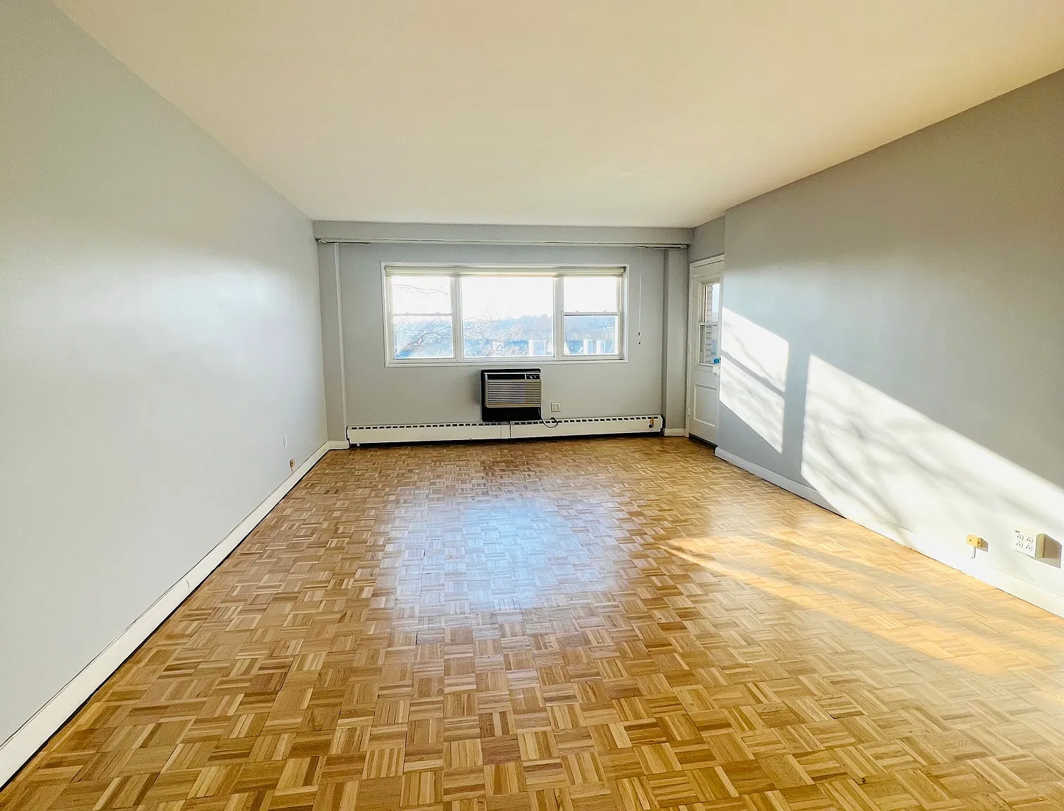 1 bed, 814 sqft, $2,050 — Photo 3