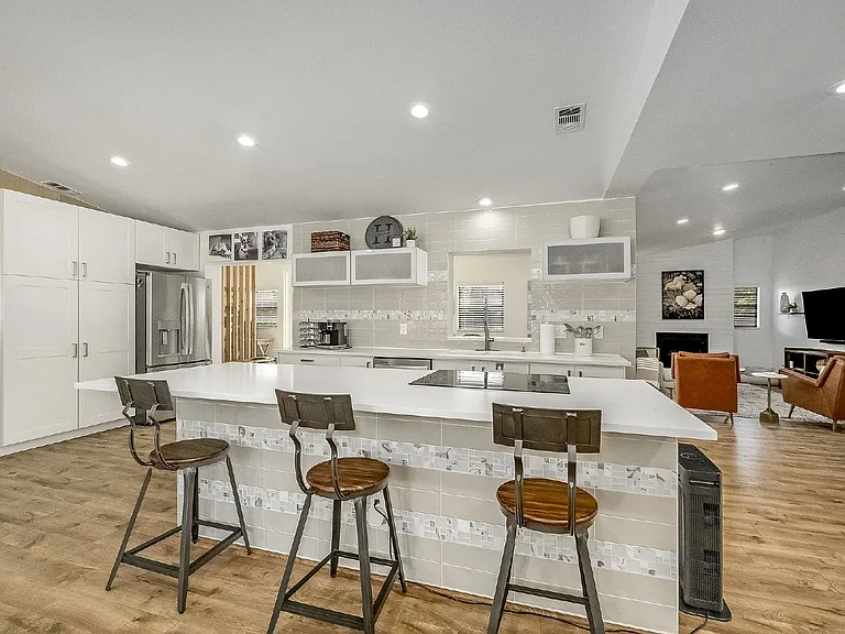 938 Pembroke Ave NE — Photo 37