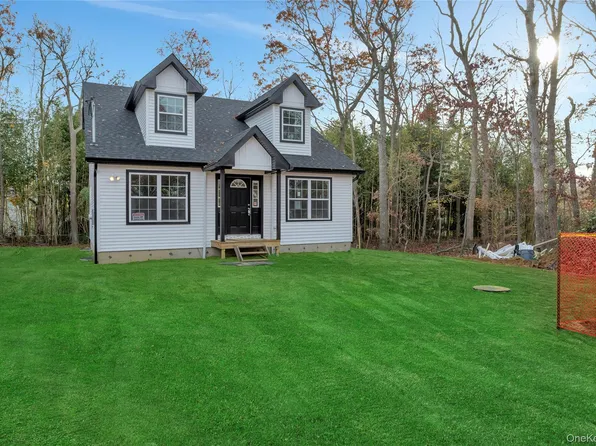 487 NEIGHBORHOOD ROAD, Shirley, NY 11967