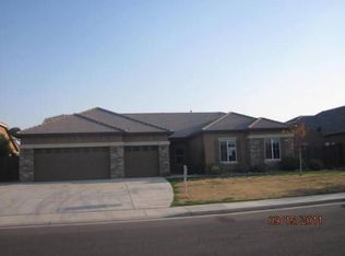 12601 Larkin Dr, Bakersfield, CA 93312