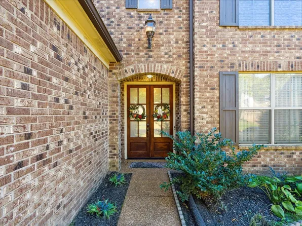 330 Garden Springs Dr, Oakland, TN 38060