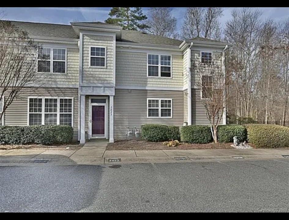 1st image of 2423 Loch Stone Dr