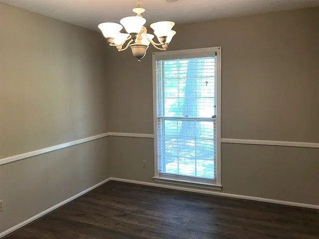 1915 Coventry Dr — Photo 6