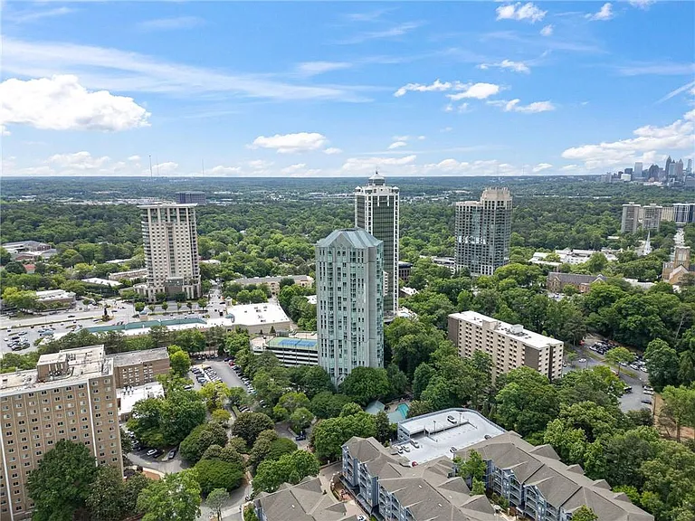 2870 Pharr Court South NW #NW-2602-2602 — Photo 35