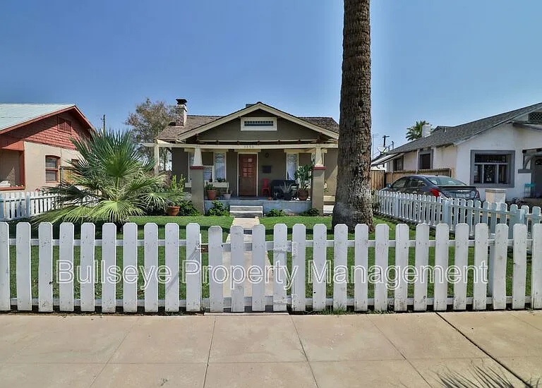 1238 E McKinley St — Photo 1