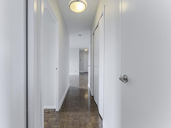 5th image of 95 Paisley Blvd W #901