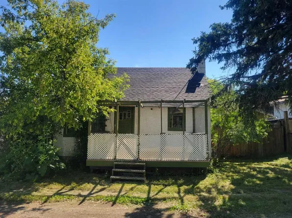 1 W Elm Ave, Okotoks, AB T1S 1K6