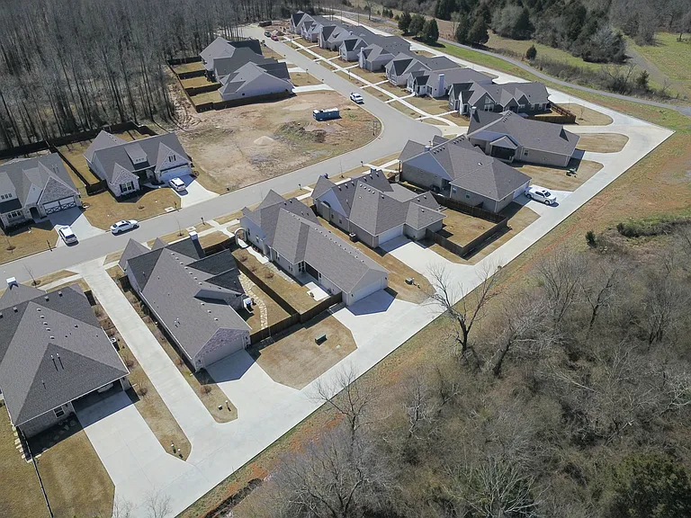 8115 Donnington Ct — Photo 38