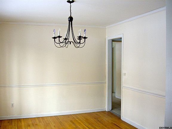 3rd image of 1 Northeast Ln
