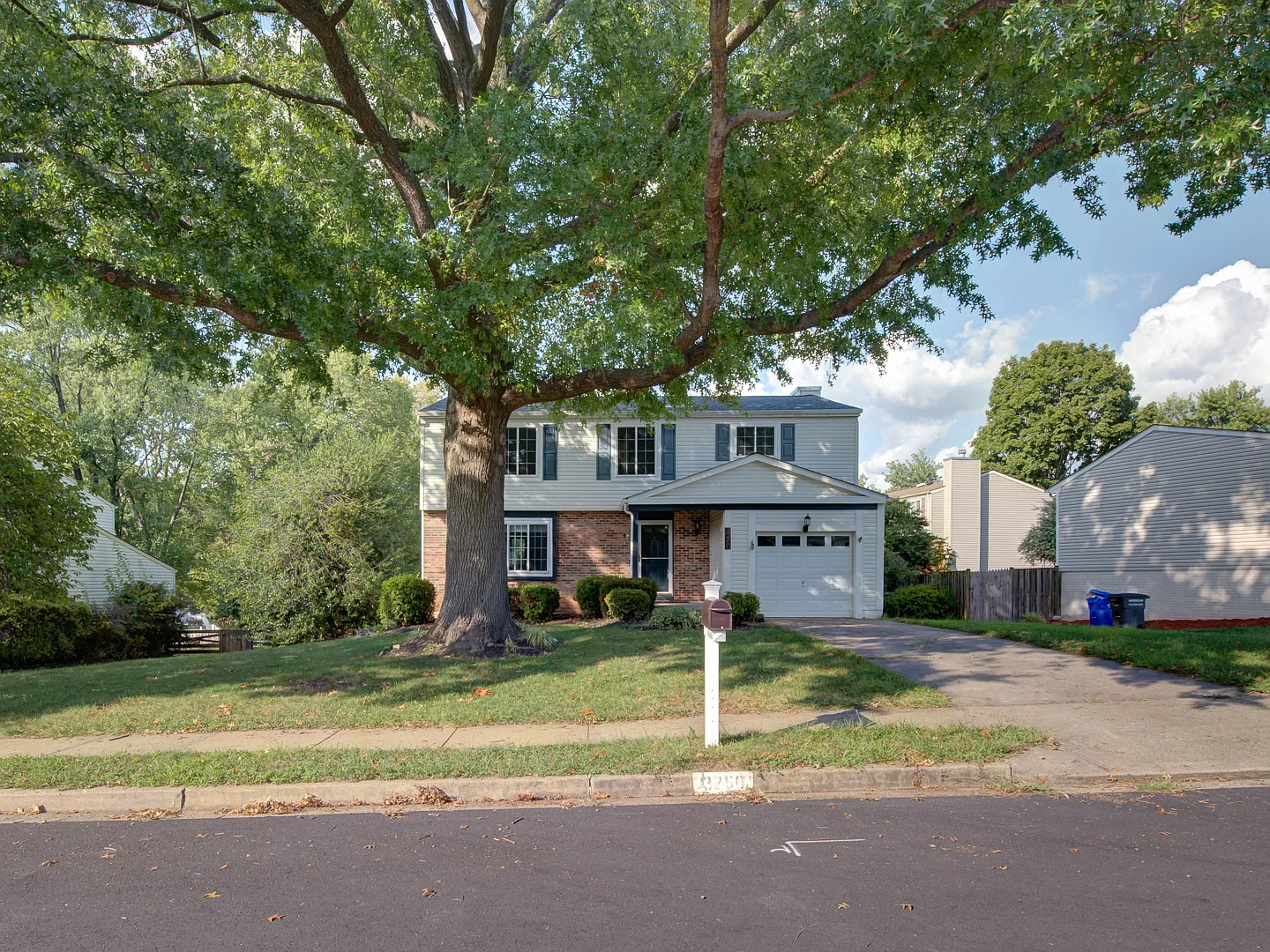 4 bed, 2.5 bath, 2576 sqft, $3,200 — Photo 3