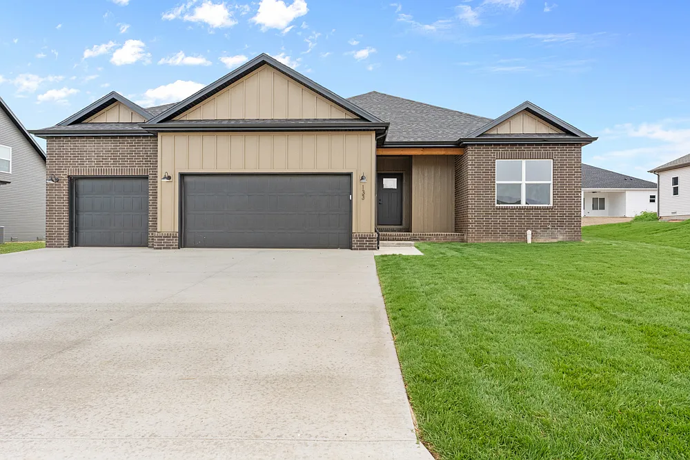 3 bed, 1600 sqft, $2,200 — Photo 1