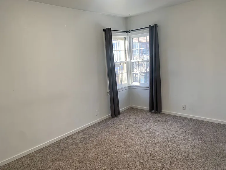 2208 Pine St — Photo 10