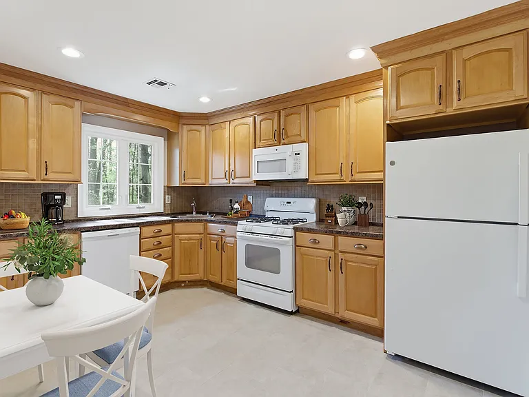 72 Prospect St #2 — Photo 14