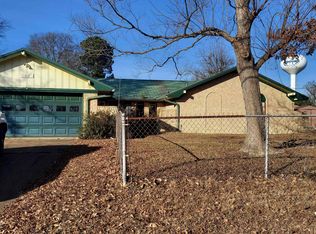 412 Twin Oaks Ave, Hooks, TX 75561