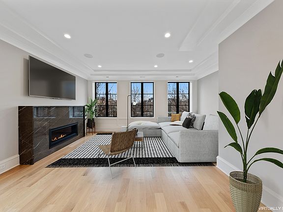 2nd image of 2817 N Lakewood Ave #2