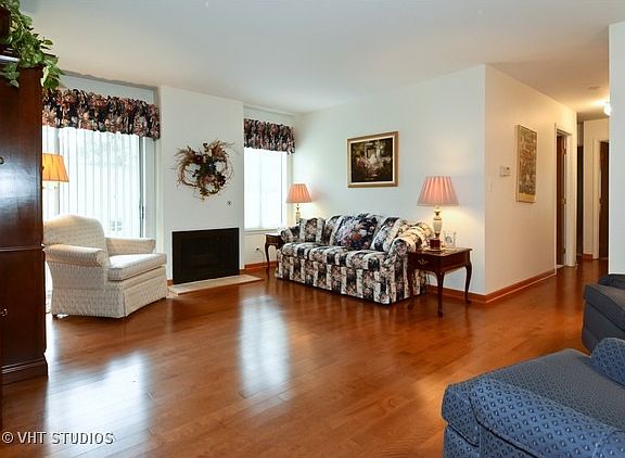 3rd image of 430 Somerset Ct #102